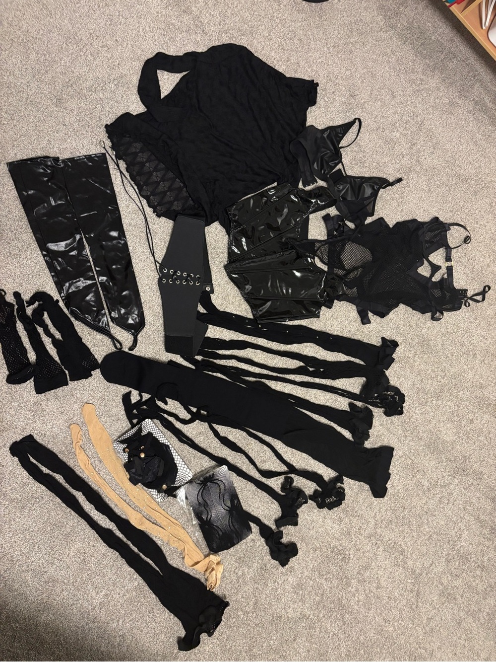 Bundle lingerie, Corset, Stockings, gloves and Accessories